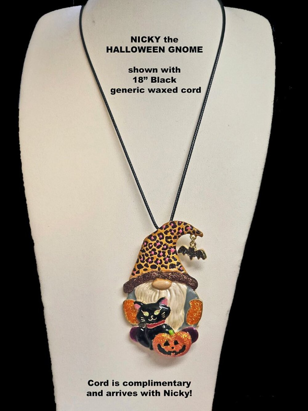 Kirks Folly 𝑵𝒊𝒄𝒌𝒚 𝒕𝒉𝒆 𝑯𝒂𝒍𝒍𝒐𝒘𝒆𝒆𝒏 𝑮𝒏𝒐𝒎𝒆 Pin Pendant Goldtone - Picture 5 of 9